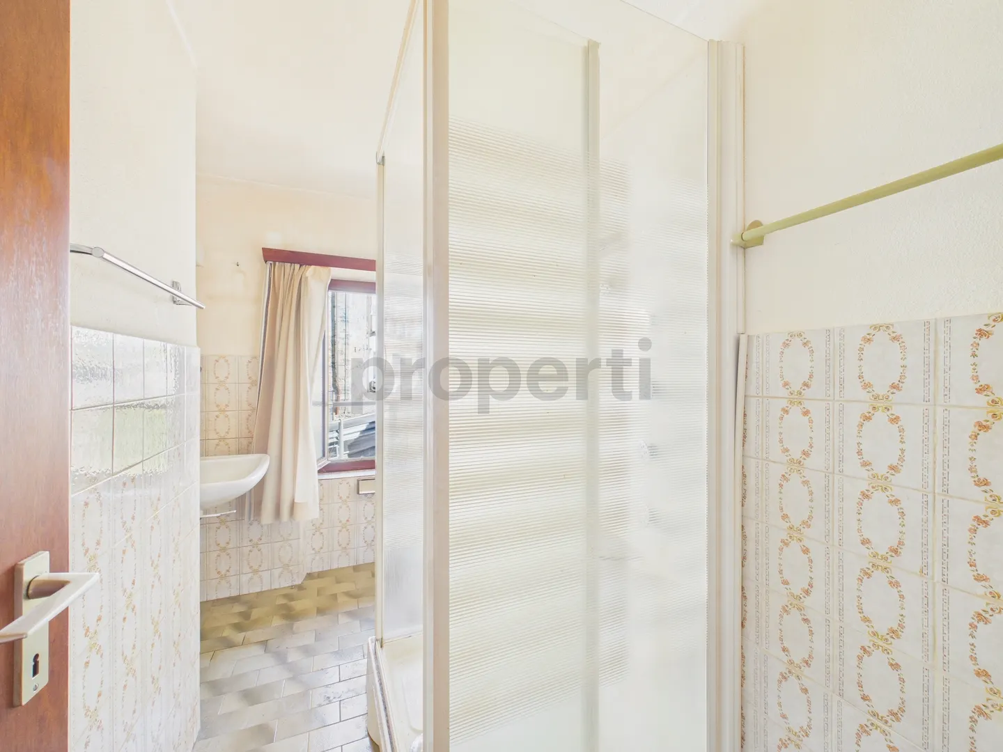 Geräumiges 7,5-Zimmer-Haus in Doppelhaushälfte, teilweise renoviert, Alto Malcantone-Mugena - Foto 5 von 12