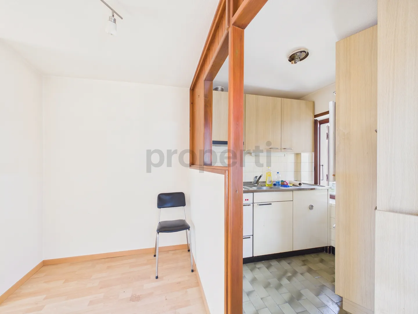 Geräumiges 7,5-Zimmer-Haus in Doppelhaushälfte, teilweise renoviert, Alto Malcantone-Mugena - Foto 6 von 12