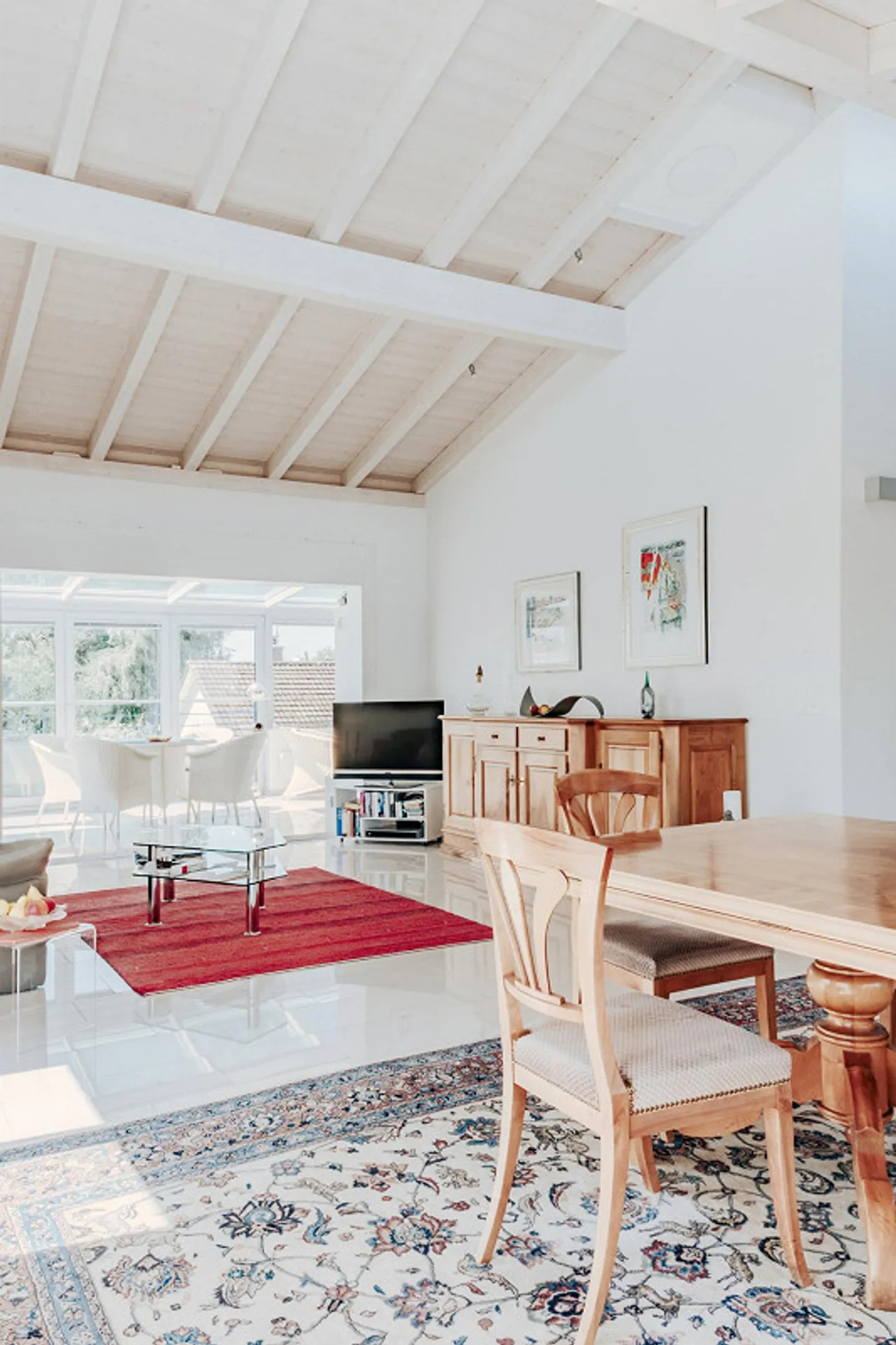 Penthouse with sun terrace and panoramic view of the old town and Säntis - Photo 2 of 11