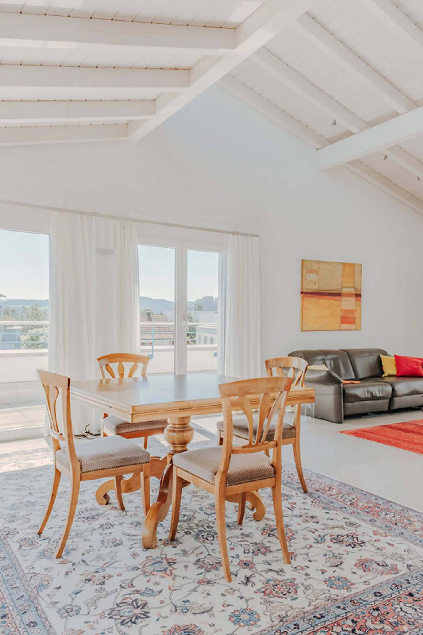 Penthouse with sun terrace and panoramic view of the old town and Säntis - Photo 3 of 11