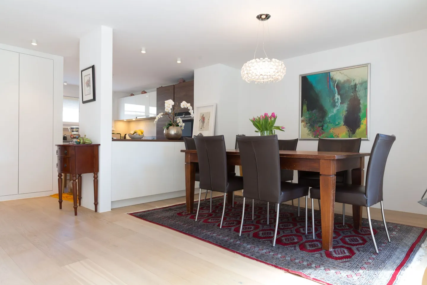 Family Happiness with Garden: Modern Row House for Rent in Glarus - Photo 1 of 9