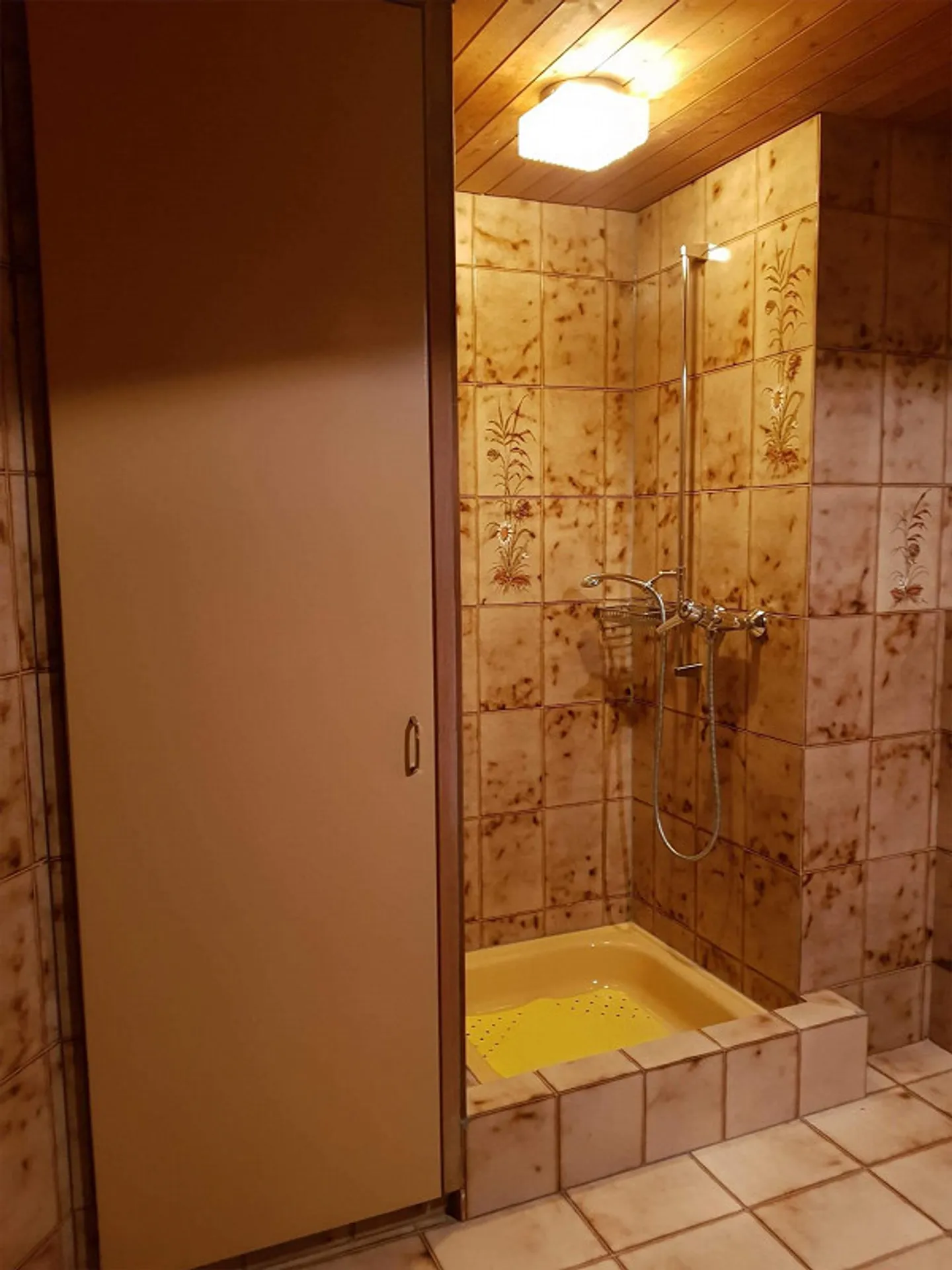 Appartamento d'epoca di 4 stanze con fascino, camino e giardino condiviso - Foto 11 di 17