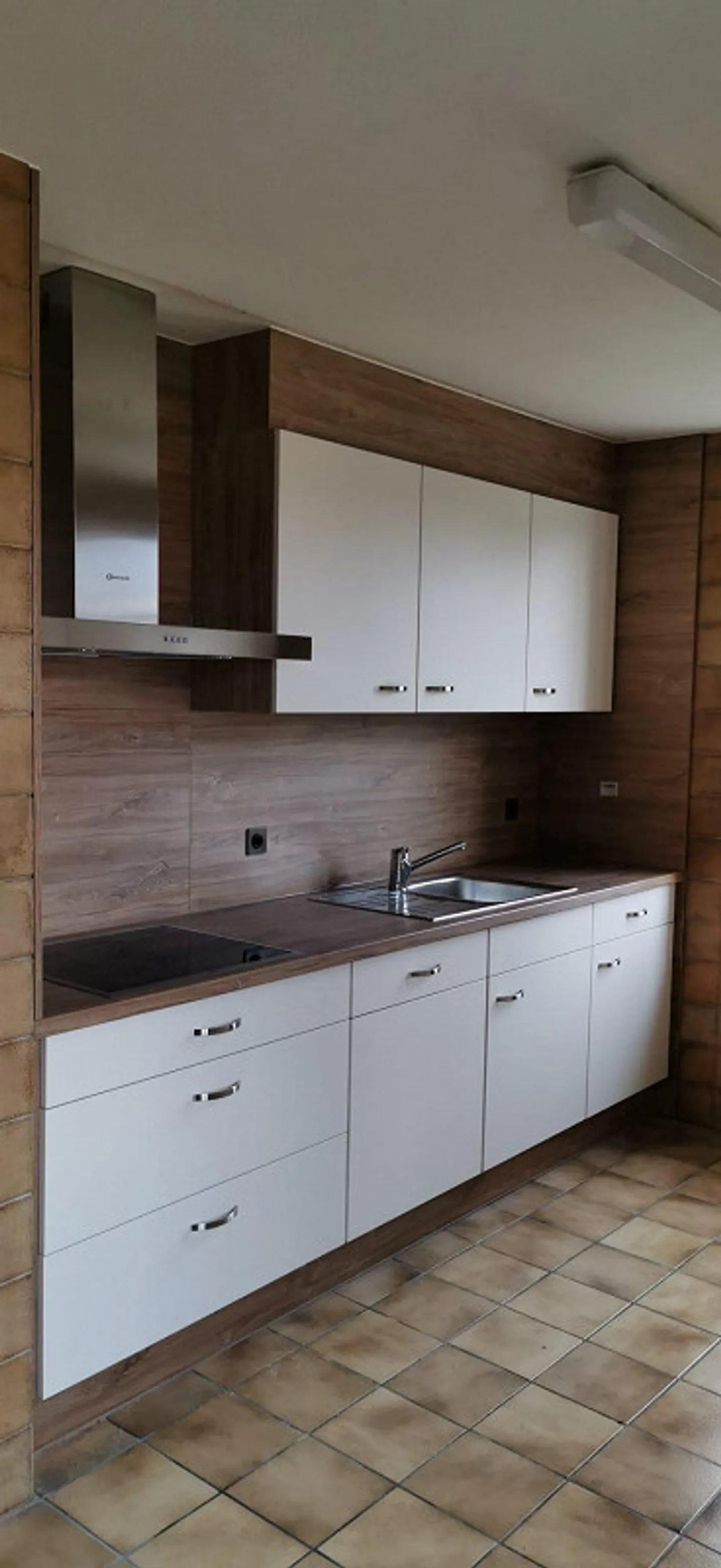 Appartamento d'epoca di 4 stanze con fascino, camino e giardino condiviso - Foto 13 di 17