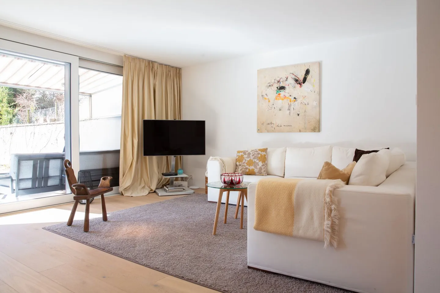 Family Happiness with Garden: Modern Row House for Rent in Glarus - Photo 3 of 9