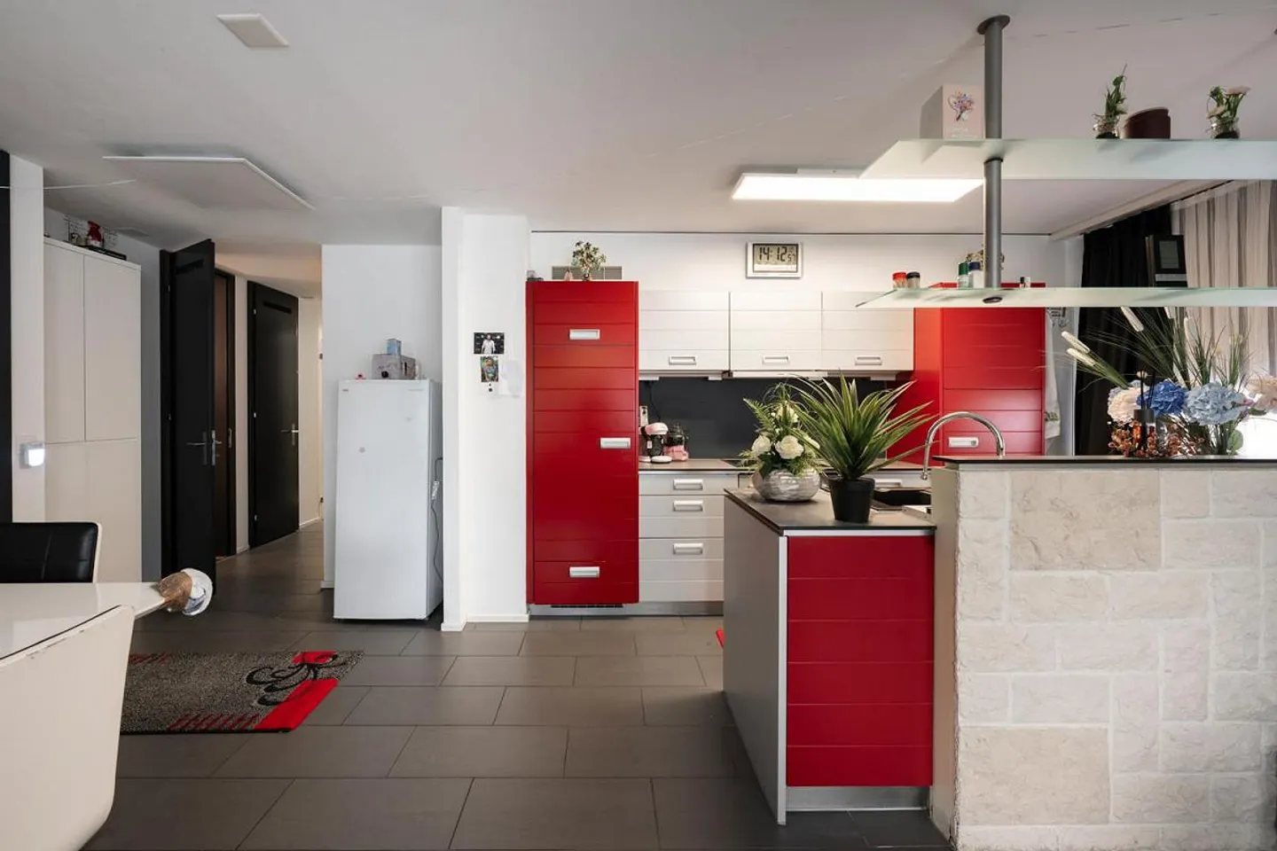 Gewerbefläche und 4.5-Zimmer-Wohnung gemeinsam erwerben - Foto 3 von 11
