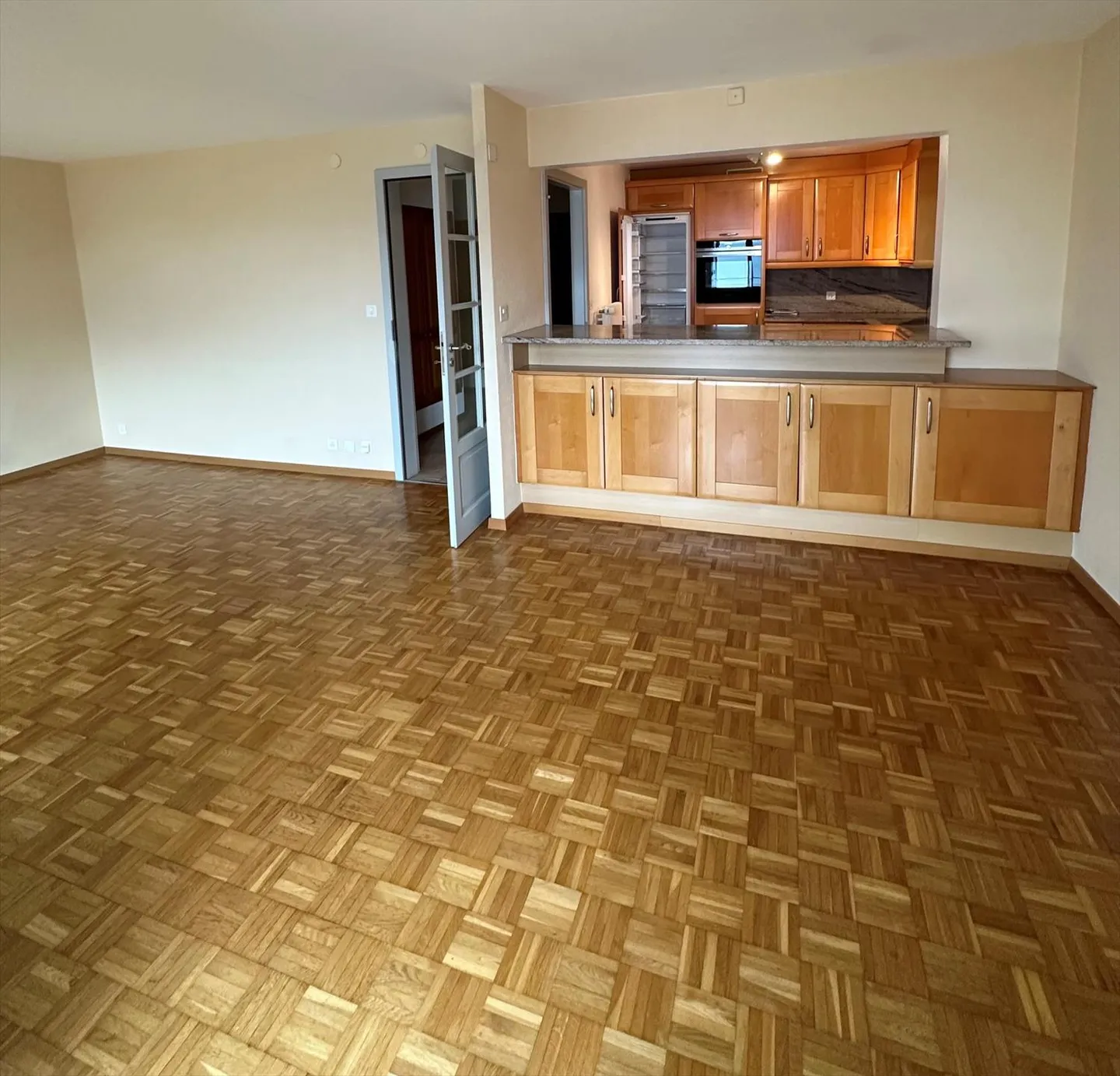 Wohnung mit 4.5 Zimmern im Erdgeschoss - Foto 5 von 13