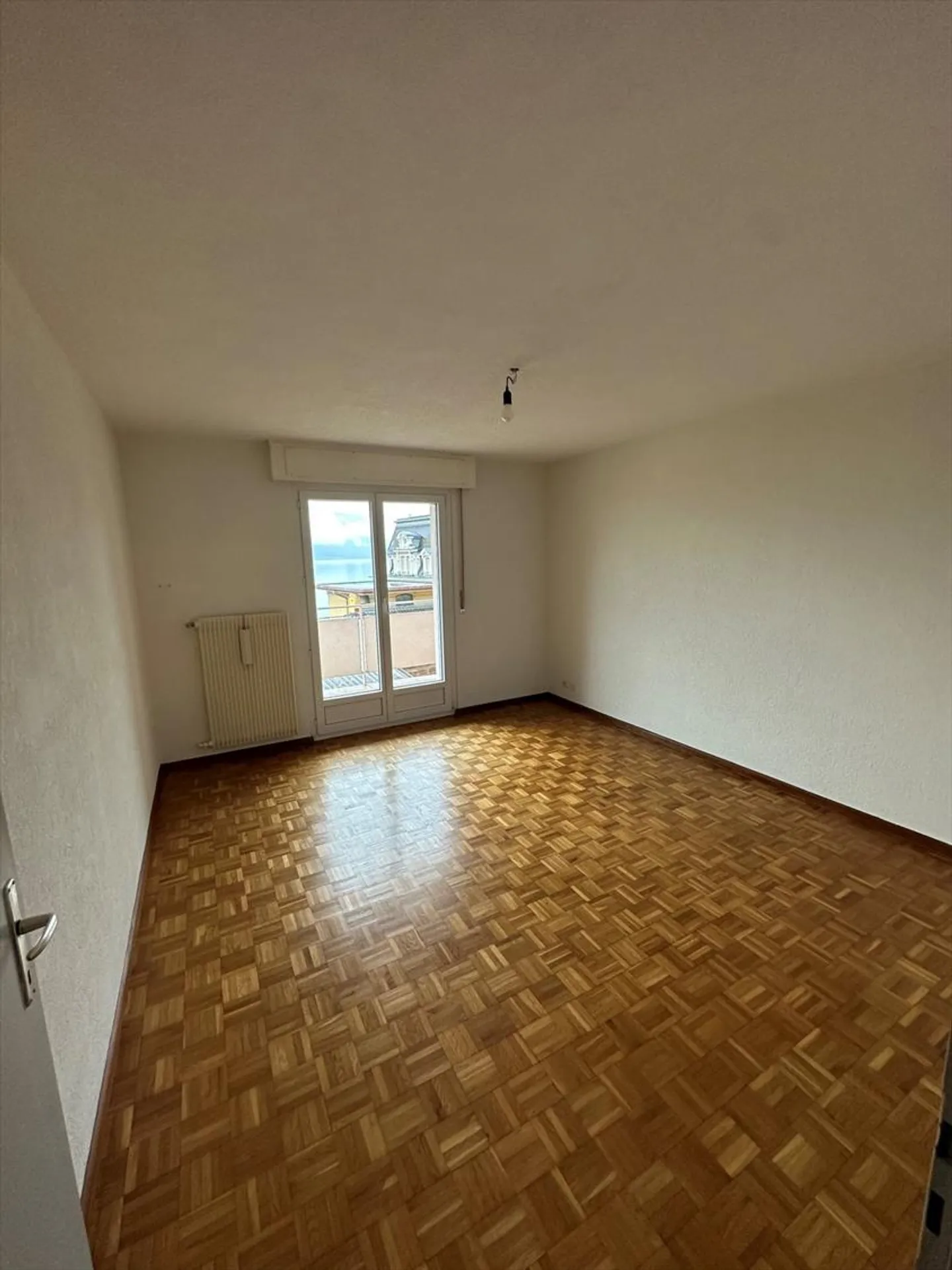 Wohnung mit 4.5 Zimmern im Erdgeschoss - Foto 7 von 13