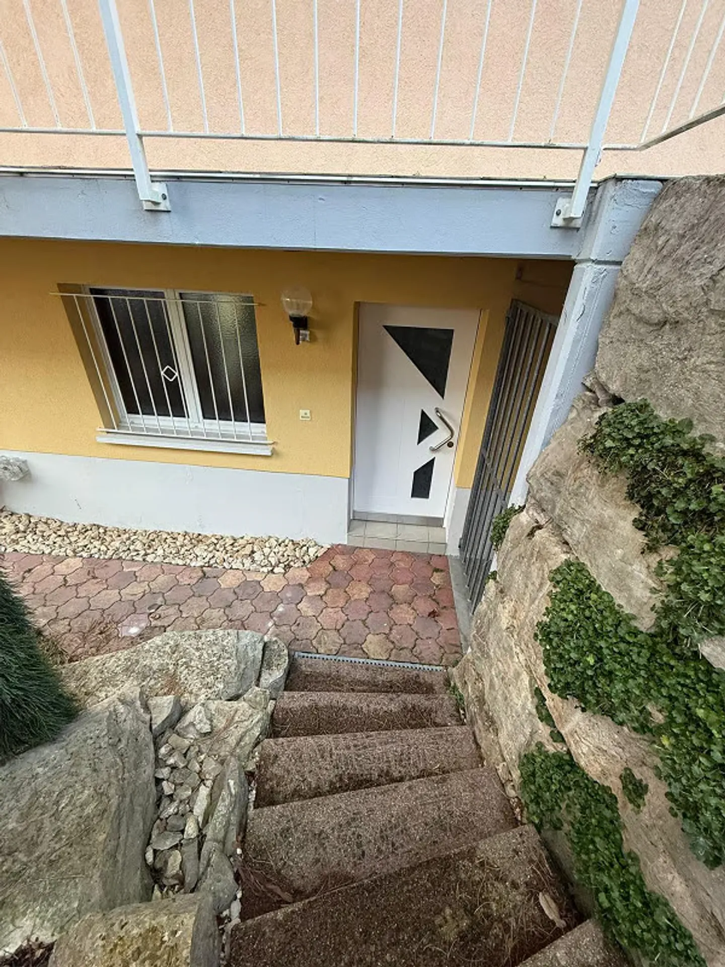 Charming 6.5-Room Single-Family House with a View in Rebstein - Photo 13 of 18