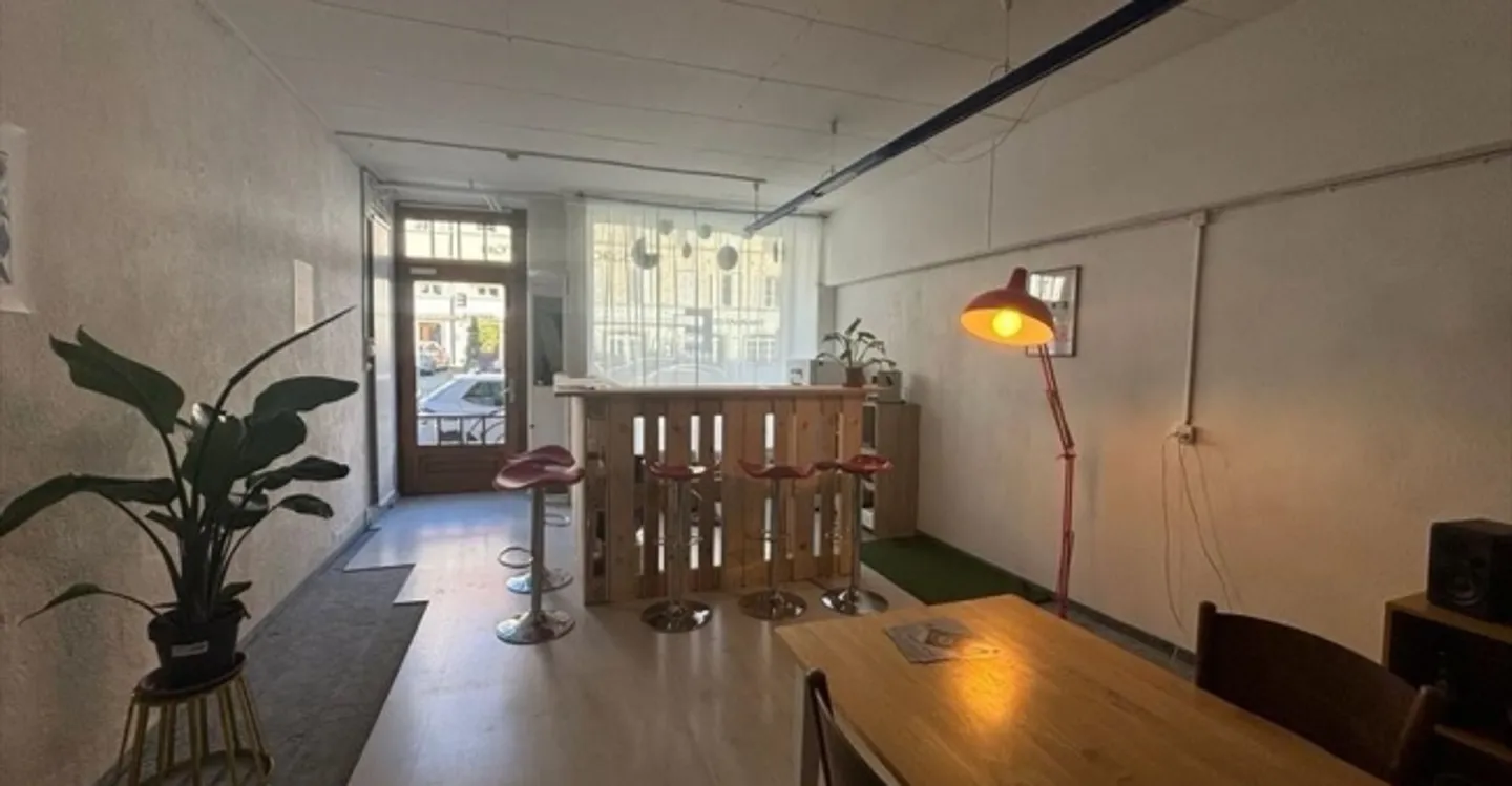 Edificio ad uso misto in affitto - Foto 3 di 4