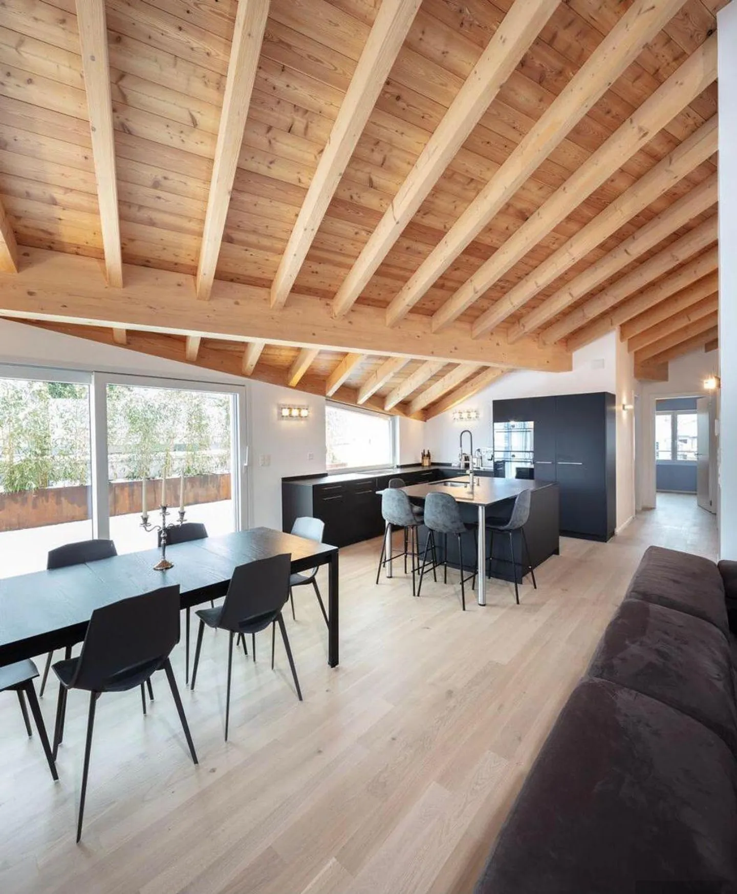 Luxurious Attic with Terrace - Photo 2 of 10