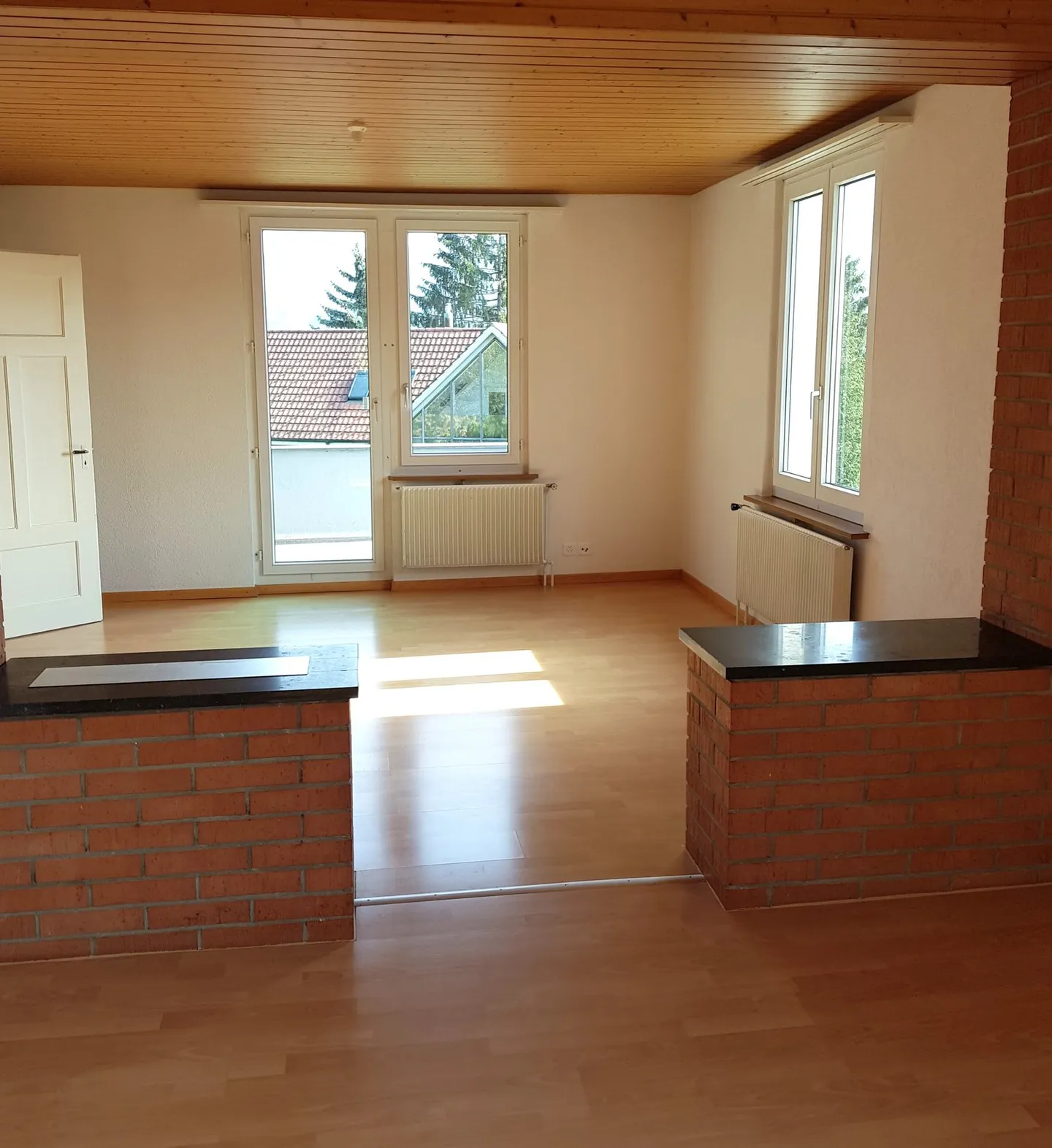 Incantevole casa unifamiliare con molteplici opportunità - Foto 6 di 17
