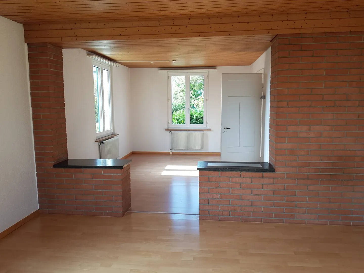 Incantevole casa unifamiliare con molteplici opportunità - Foto 7 di 17