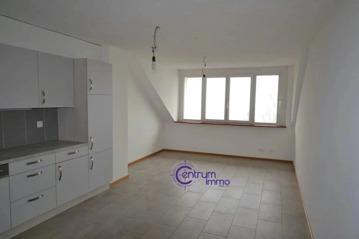 Schönes renditestarkes Gebäude mit 7 Wohnungen und einer angrenzenden Scheune zur Schaffung zusätzlicher Wohnungen. - Foto 7 von 13