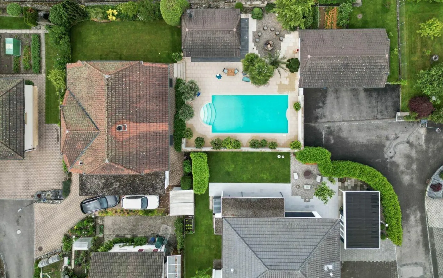 Living Oasis in Roggwil: Single Family House with Pool and Beautiful Garden - Photo 29 of 30