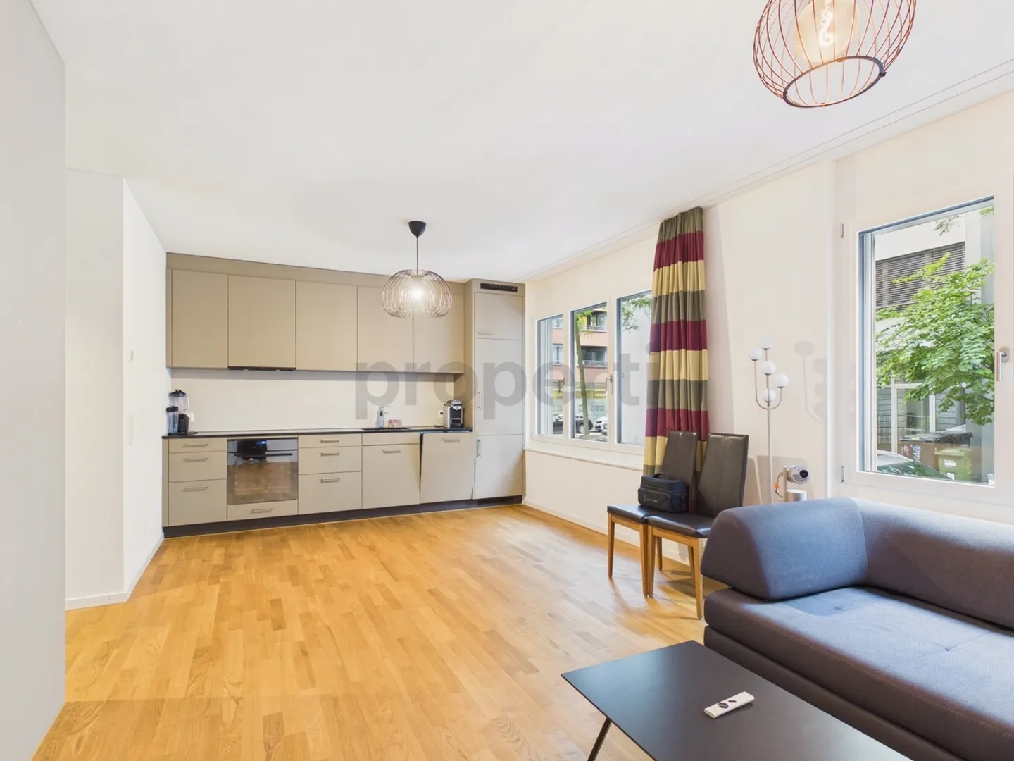 Vie centrale avec style - Appartement 2.5 pièces dans le quartier 3 - Photo 2 sur 11