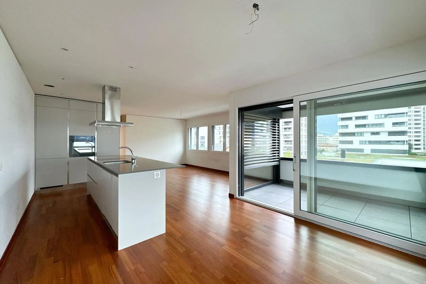 Locarno Bright Apartment 3.5 rooms - Photo 4 of 6