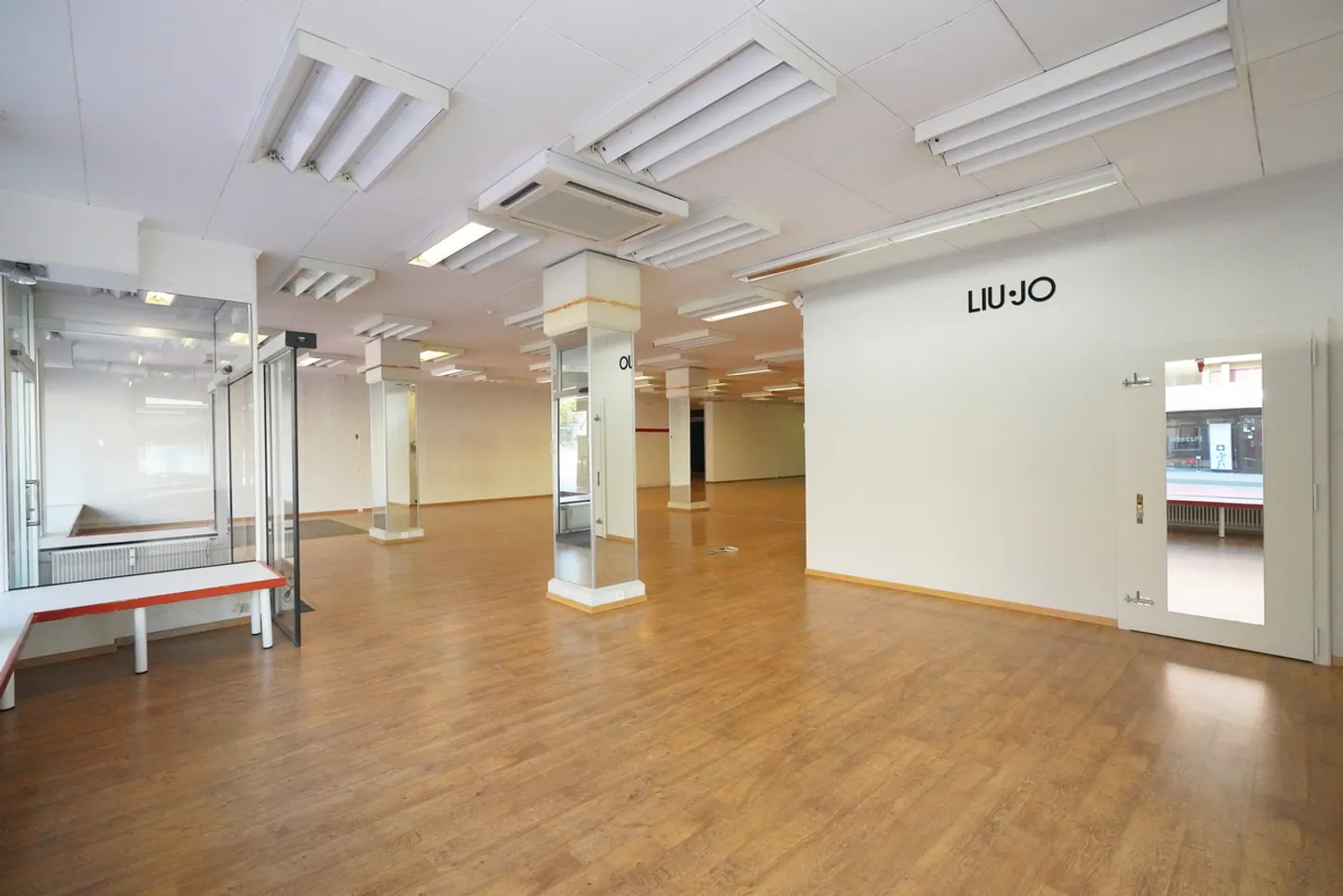 Spazio commerciale nel centro di Sierre - Foto 2 di 11
