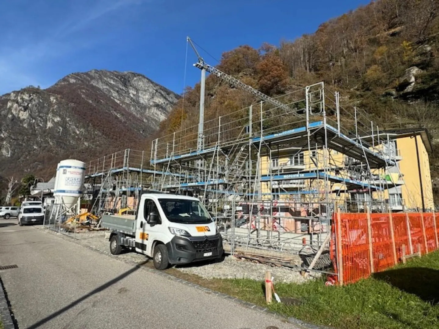 ZUM VERKAUF IN BIGNASCO - NEUES Einfamilienhaus mit 5,5 Zimmern und privatem Garten Cevio - Foto 3 von 13