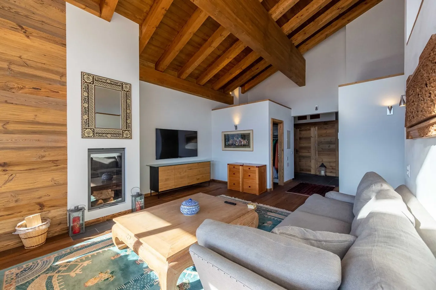 Dachgeschoss 7.5 Zimmer - Foto 2 von 7