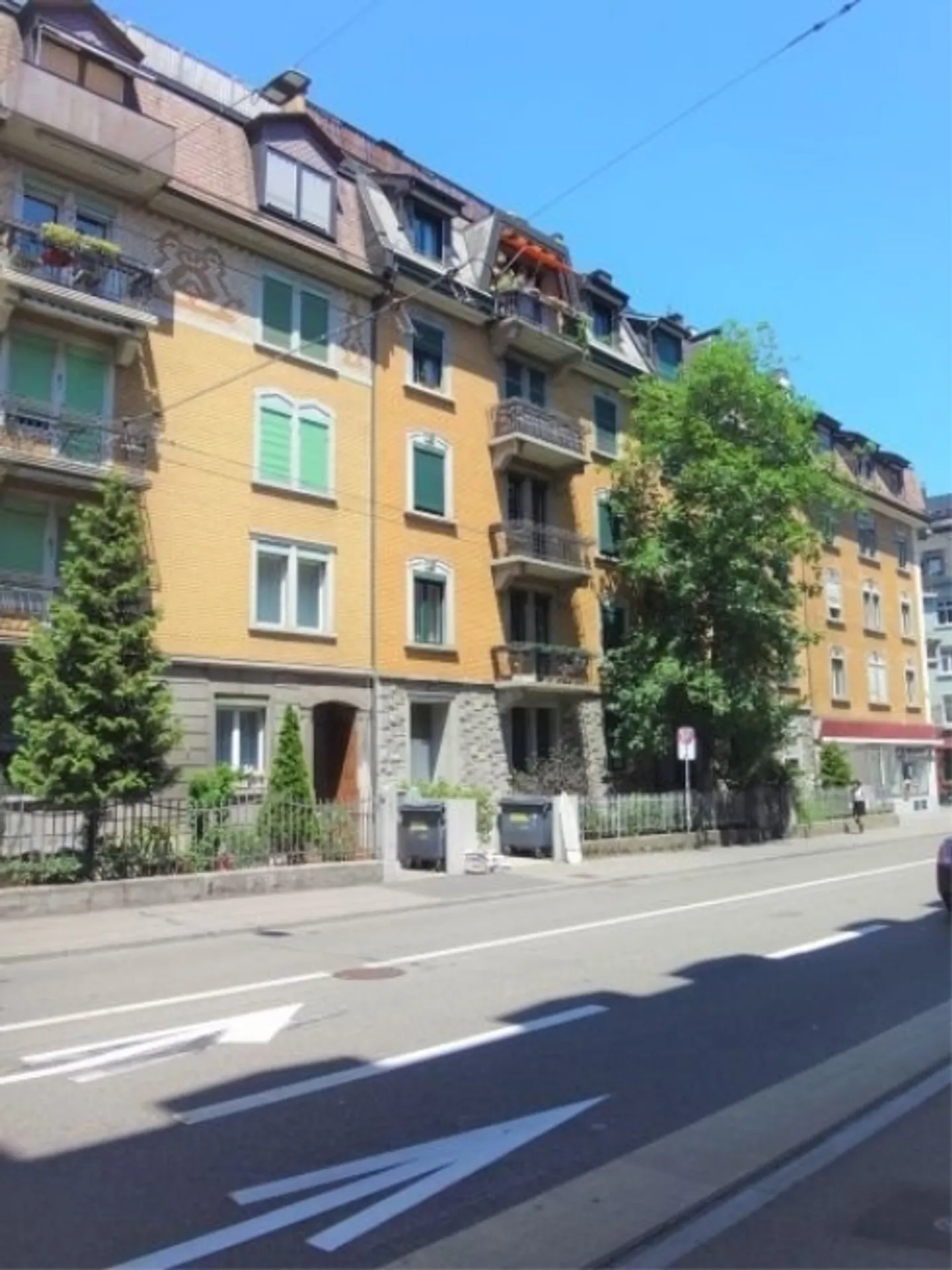 FURNISHED apartment with its own roof terrace - Photo 1 of 8