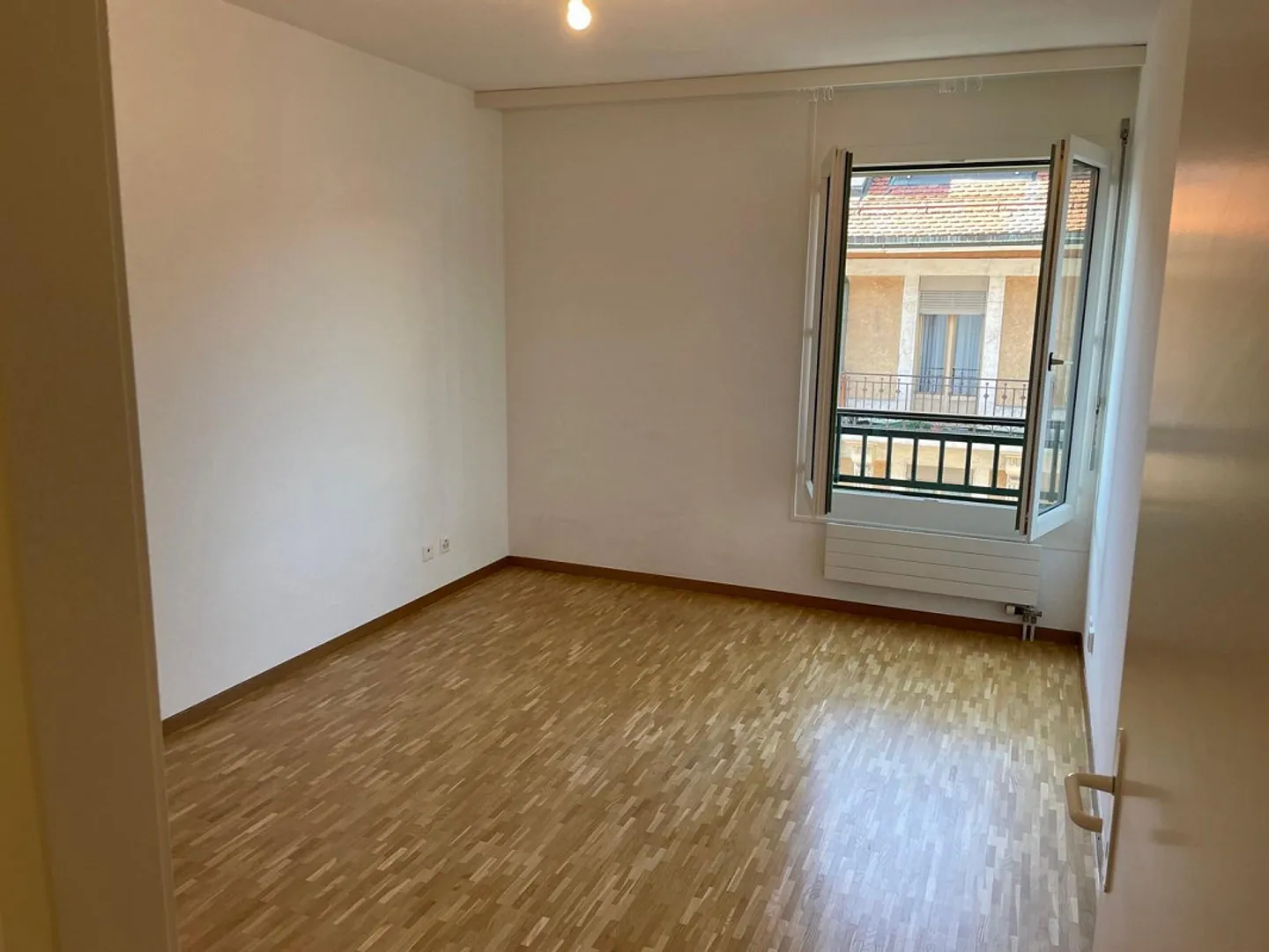 Mietübernahme - Ruhige 4-Zimmer-Wohnung – Acacias / Carouge - Foto 8 von 12