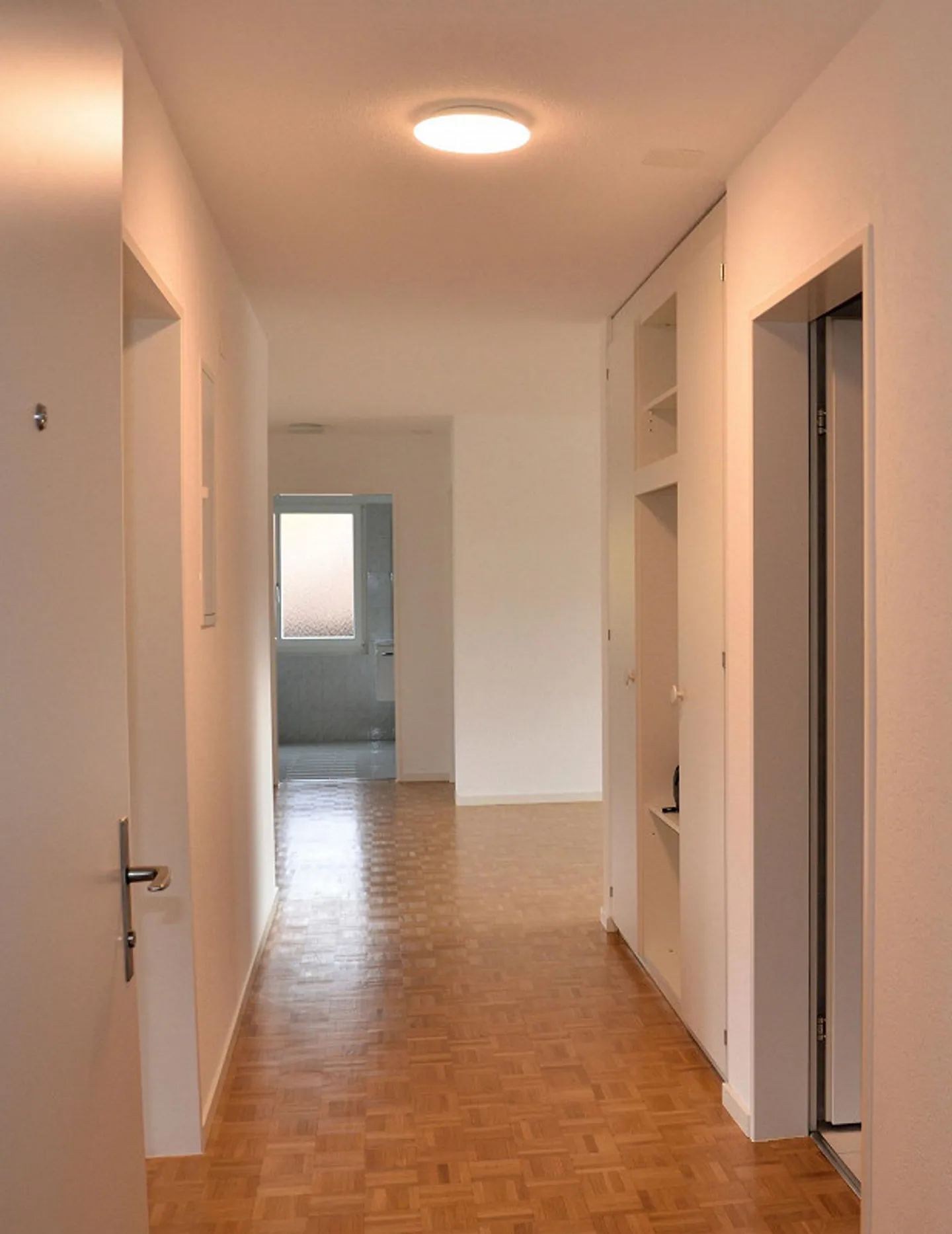 Herrliche Aussicht auf die Alpen - 4.5-Zimmerwohnung im 1. OG - Photo 3 of 18