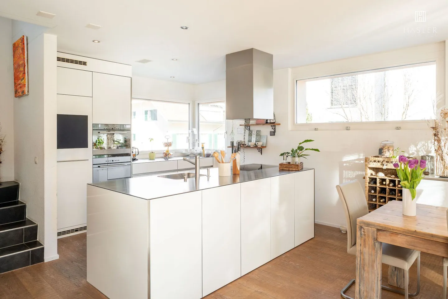 Modern 6½-room single-family house in a popular family neighborhood - Photo 7 of 10