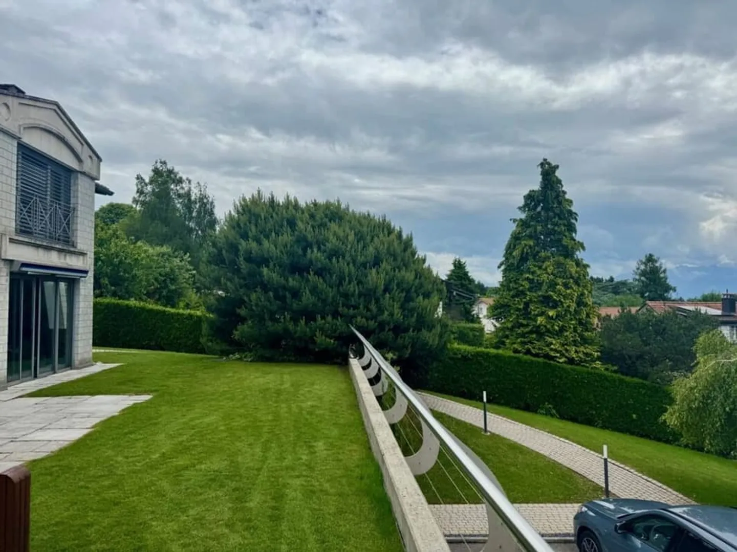 Stupenda villa bifamiliare a Epalinges con vista libera sulle Alpi - Foto 6 di 11