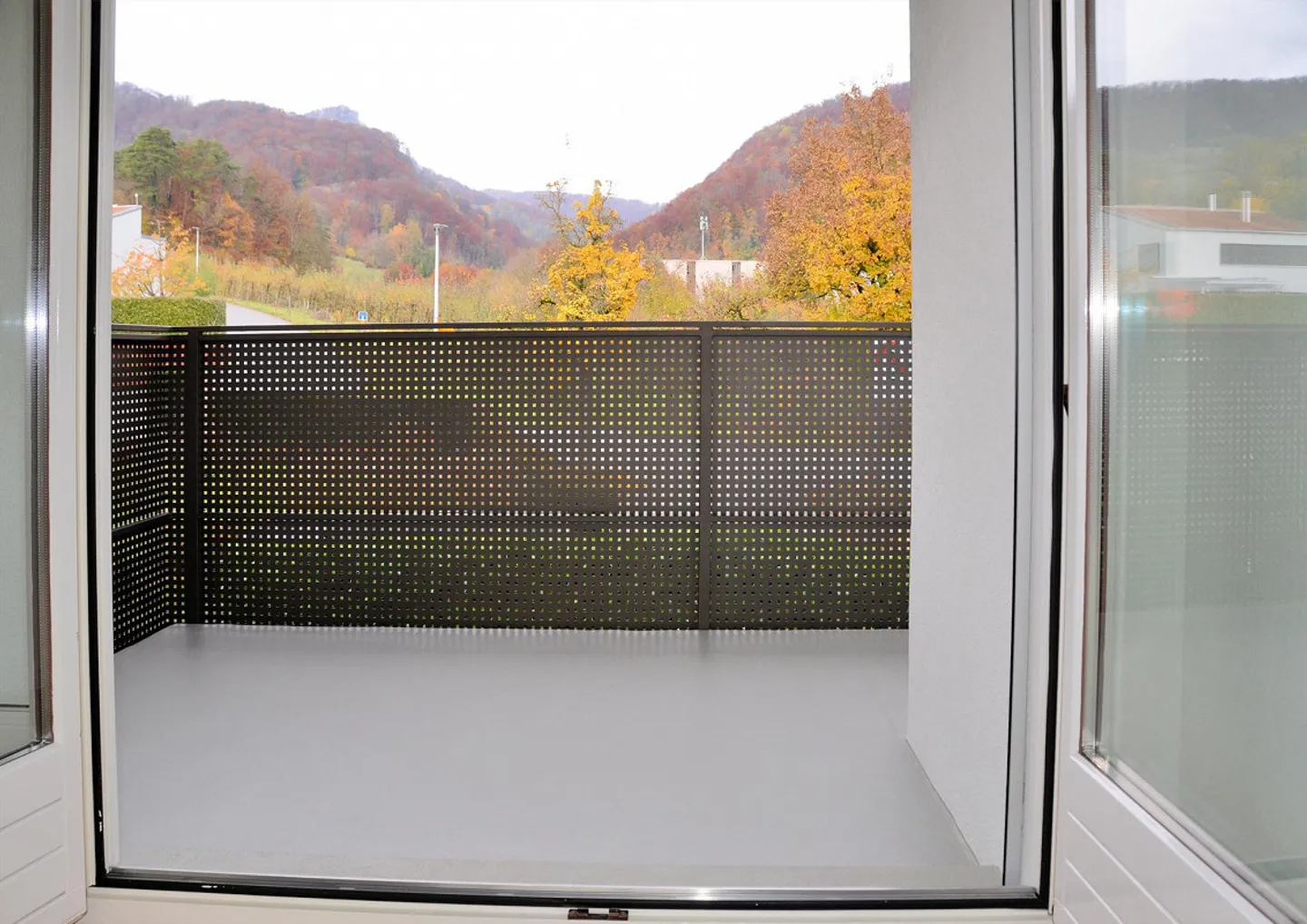 Herrliche Aussicht auf die Alpen - 4.5-Zimmerwohnung im 1. OG - Photo 10 of 18