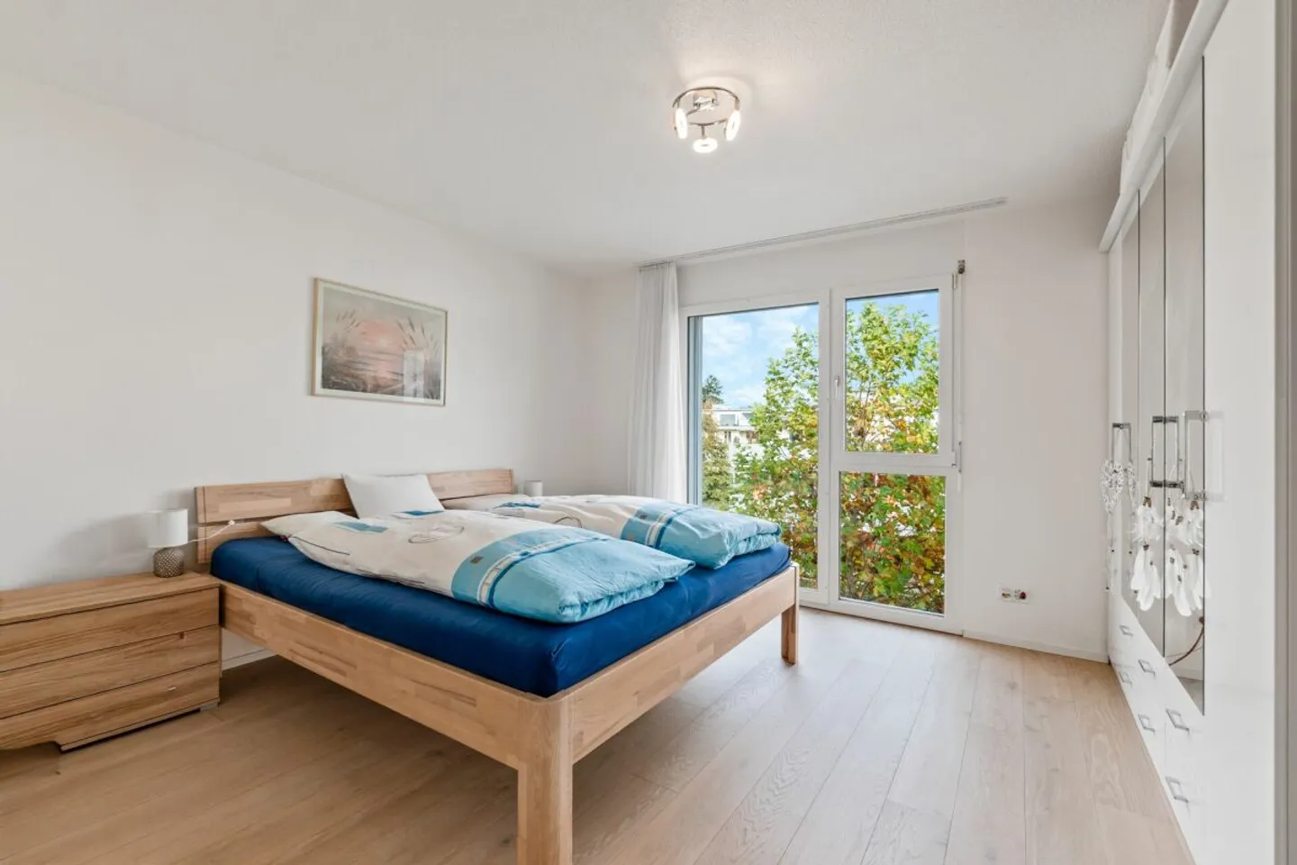 Spacious Apartment with Balcony - Photo 6 of 14