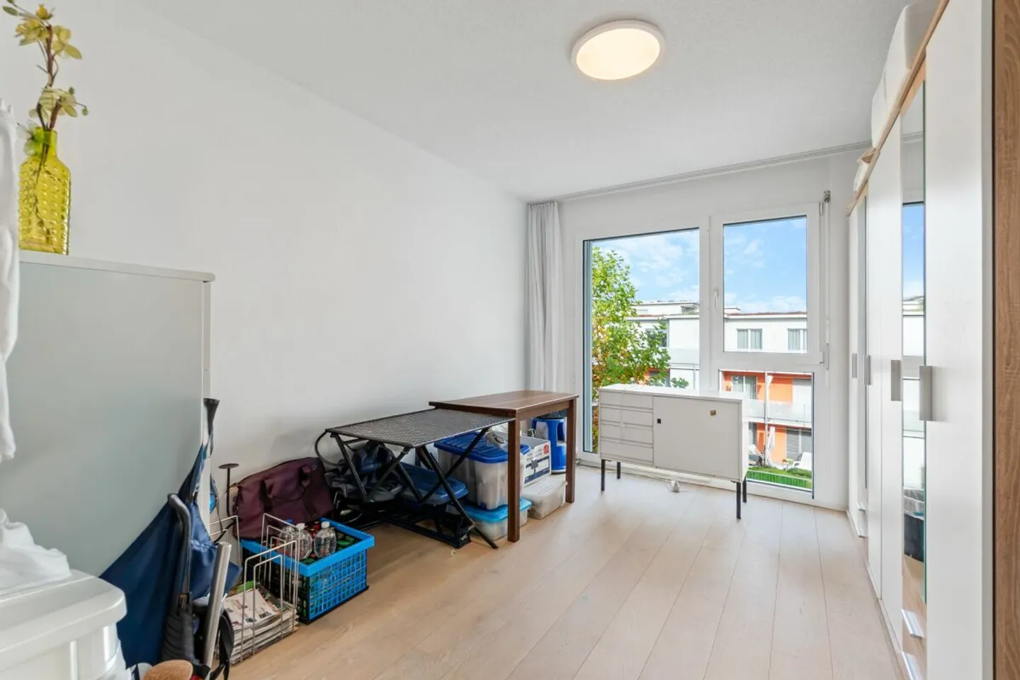 Spacious Apartment with Balcony - Photo 7 of 14