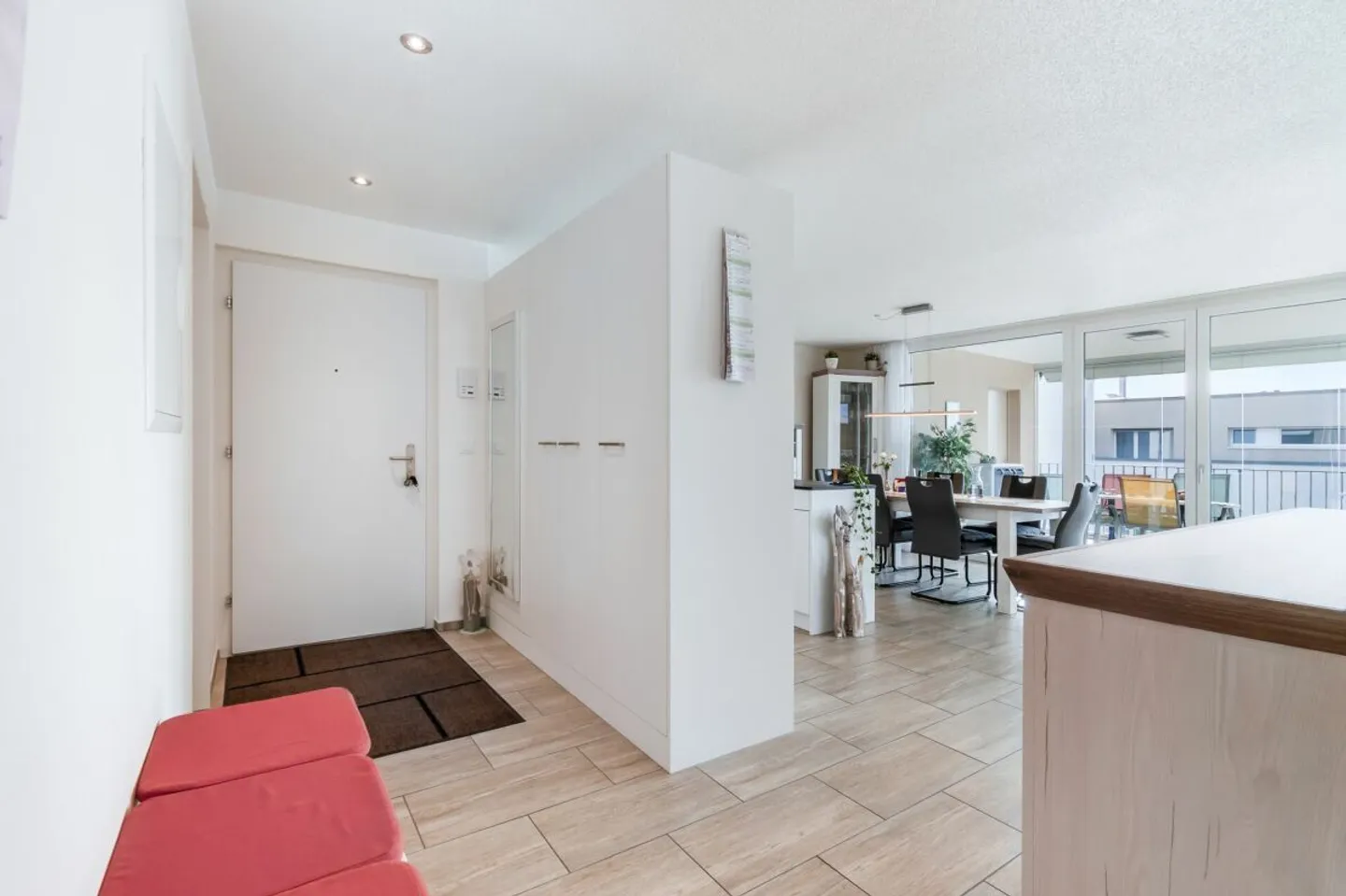 Spacious Apartment with Balcony - Photo 8 of 14