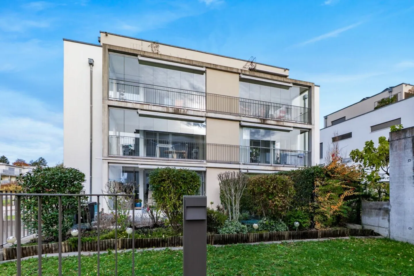 Spacious Apartment with Balcony - Photo 12 of 14