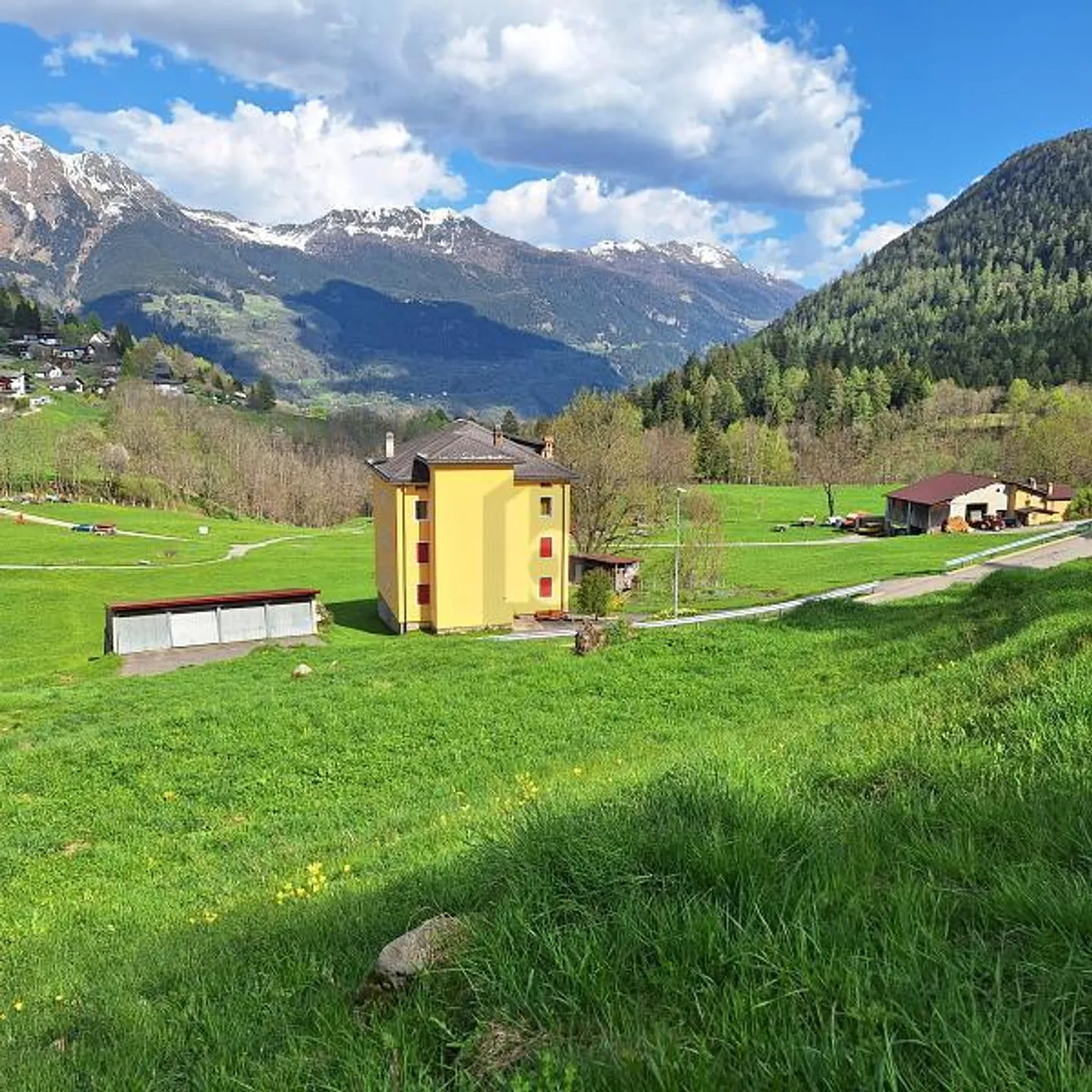 IN POSIZIONE TRANQUILLA E SOLEGGIATA CON VISTA - Foto 2 von 6