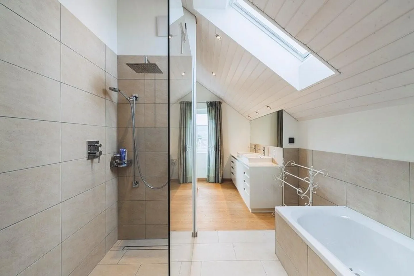 Geräumige Dachwohnung mit Säntisblick - Foto 3 von 11