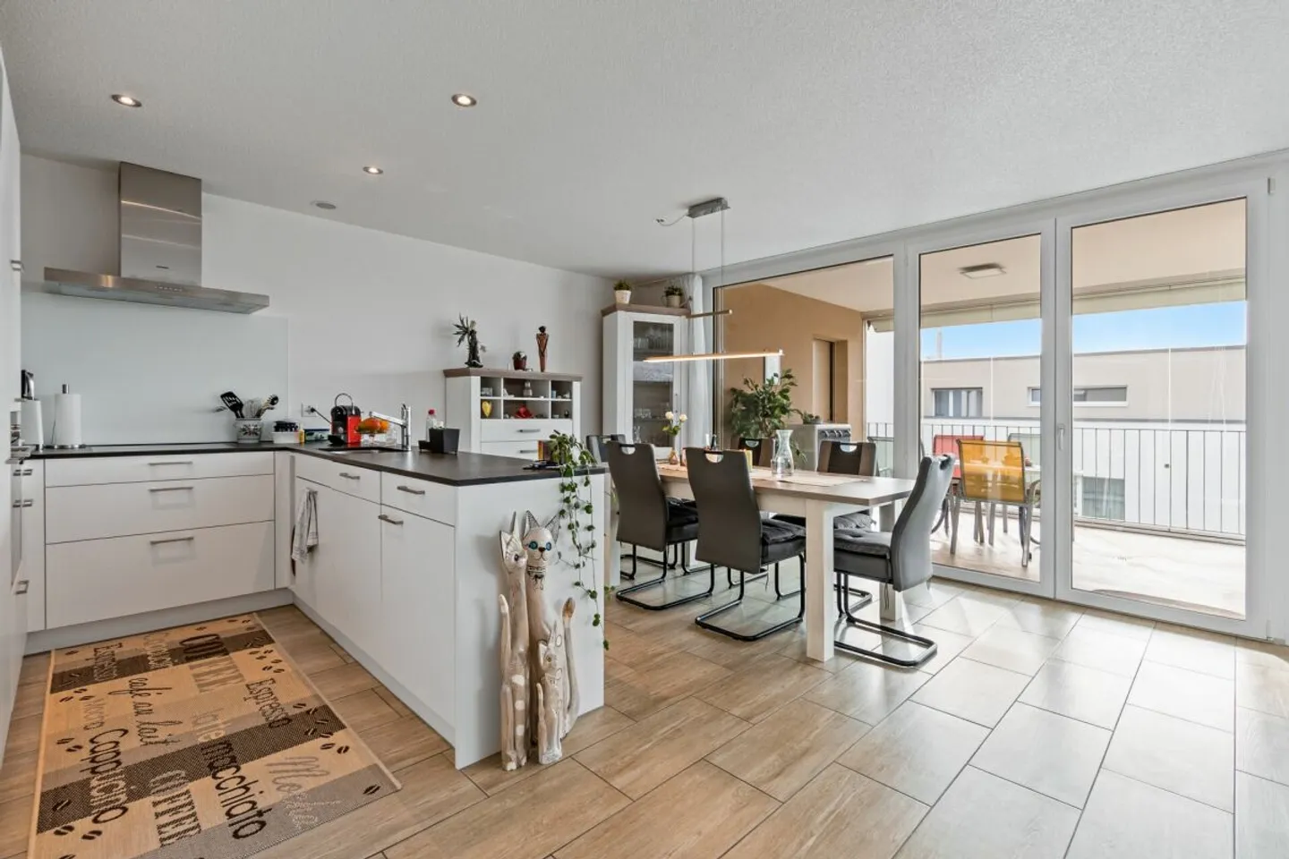 Spacious Apartment with Balcony - Photo 3 of 14