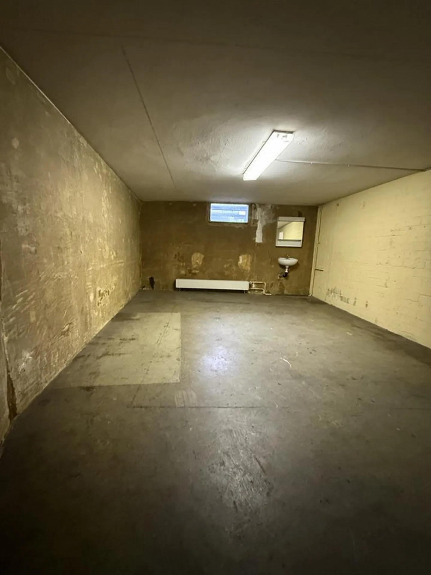 Versatile Storage Space with Garage in an Attractive Location in Riehen - Photo 2 of 8