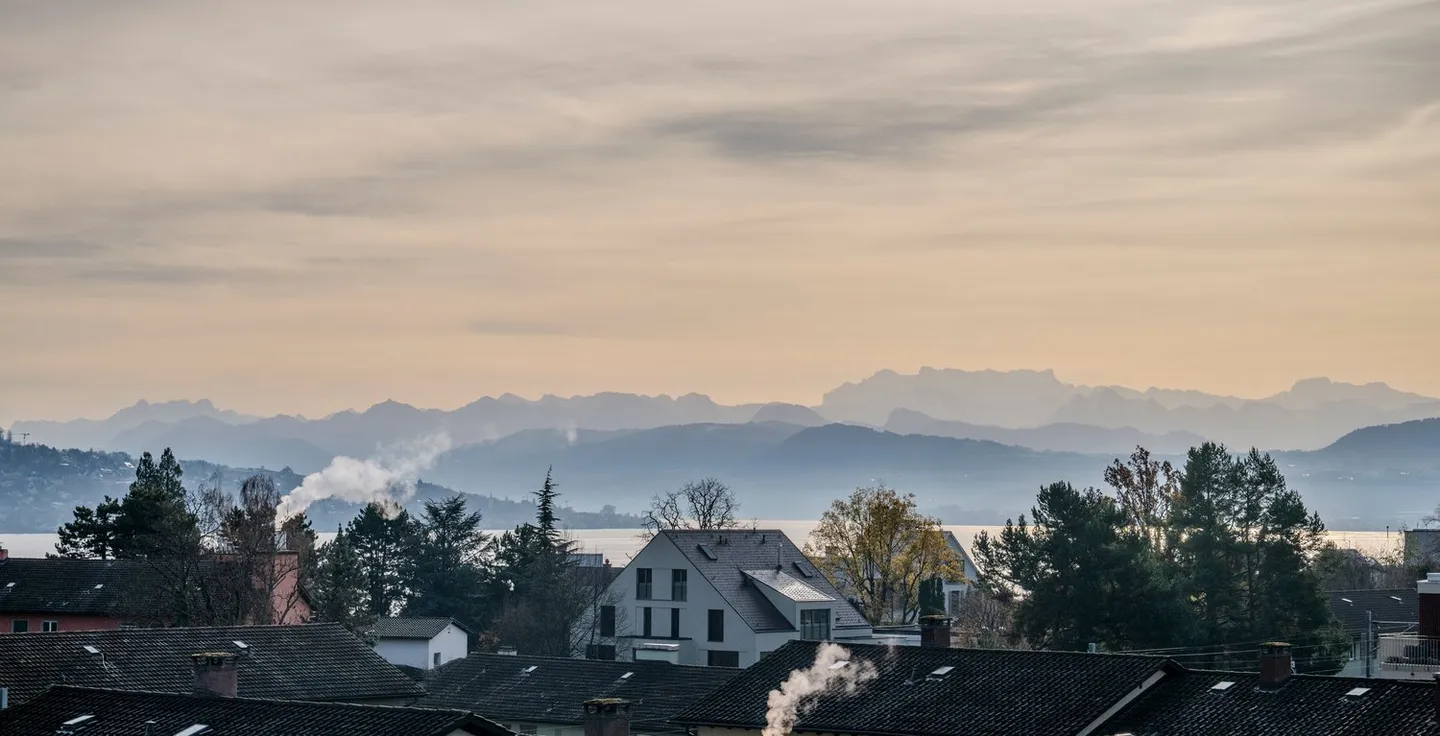 Urban-Chic in Rüschlikon: 5.5-Room Maisonette with Panorama over Lake Zurich - Photo 4 of 25