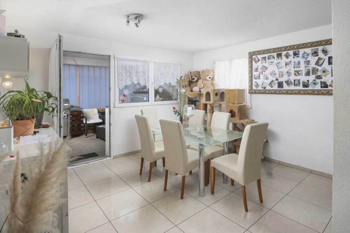 Casa bifamiliare nel cuore di Auenstein con un'unità di 6,5 e una di 5,5 stanze - Foto 4 di 29