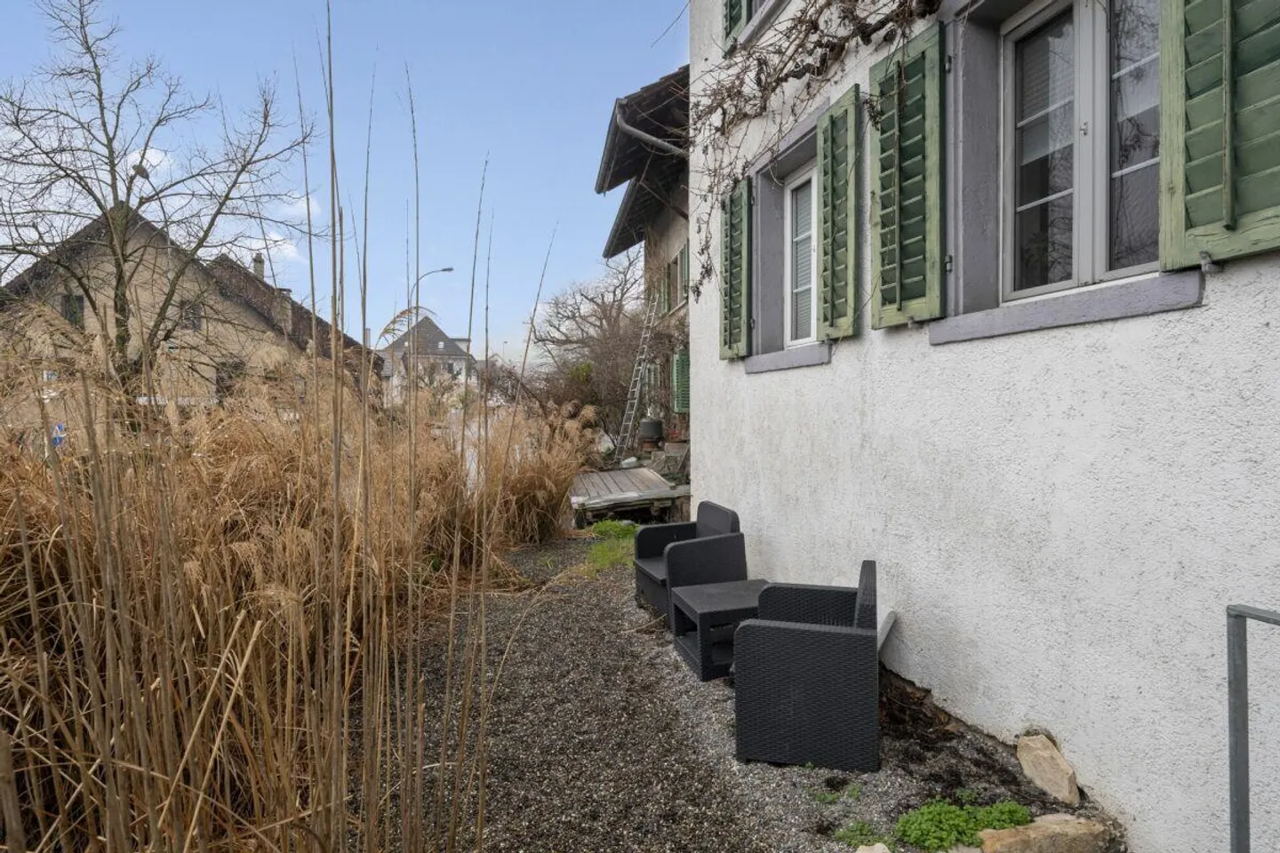 Casa bifamiliare nel cuore di Auenstein con un'unità di 6,5 e una di 5,5 stanze - Foto 24 di 29