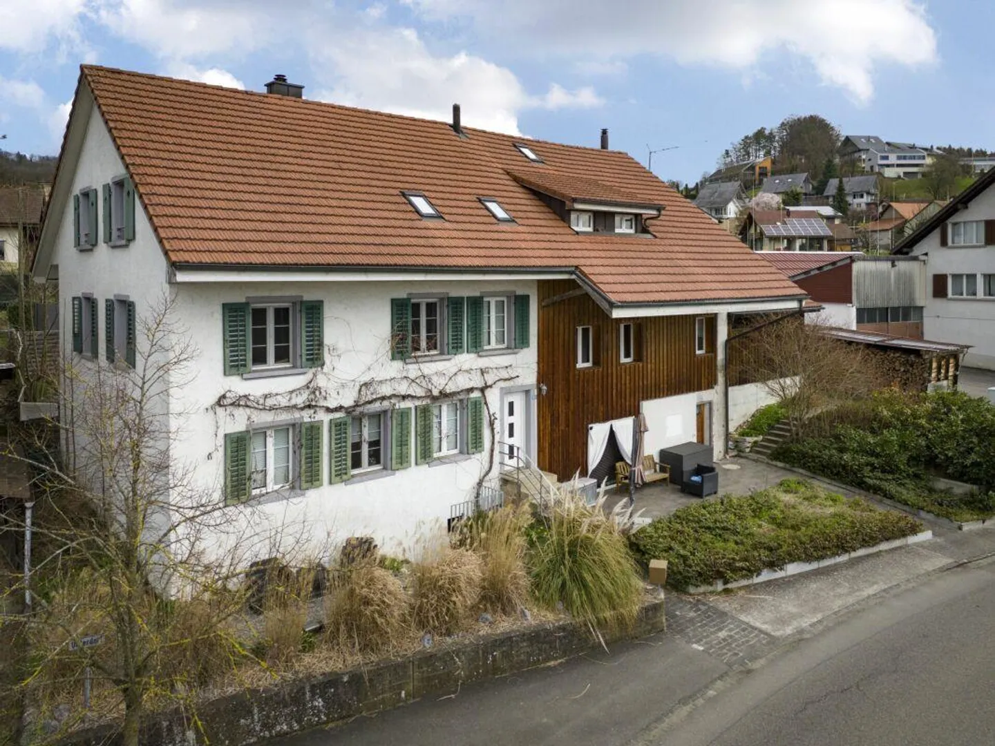 Casa bifamiliare nel cuore di Auenstein con un'unità di 6,5 e una di 5,5 stanze - Foto 25 di 29