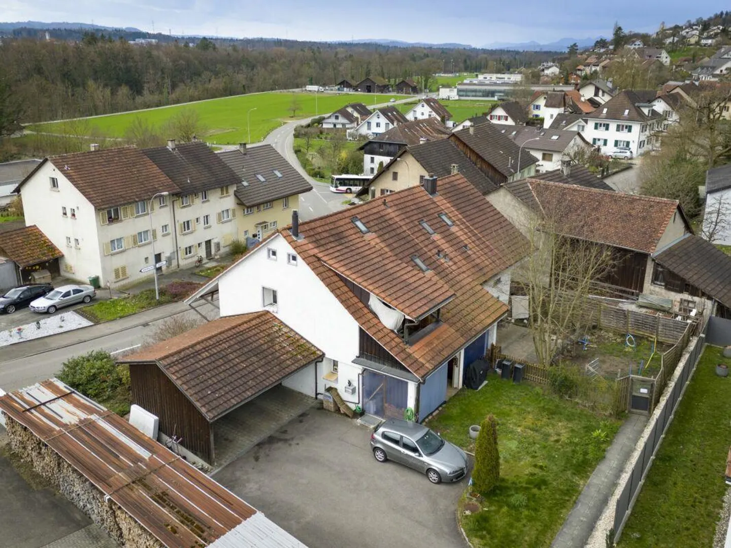 Casa bifamiliare nel cuore di Auenstein con un'unità di 6,5 e una di 5,5 stanze - Foto 27 di 29