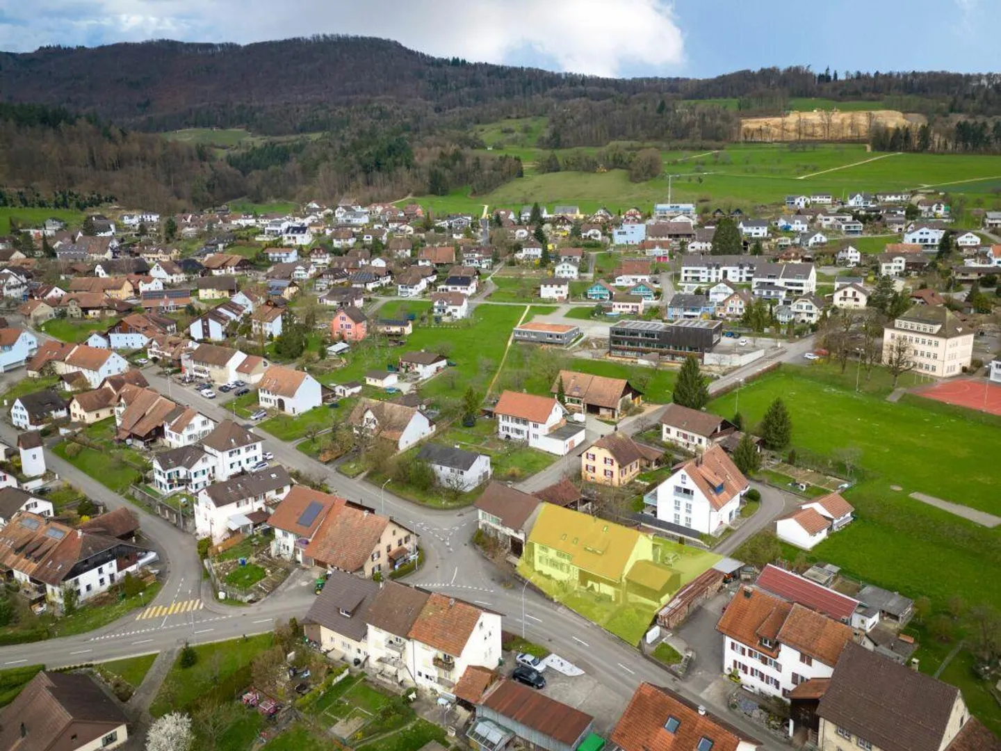 Casa bifamiliare nel cuore di Auenstein con un'unità di 6,5 e una di 5,5 stanze - Foto 28 di 29