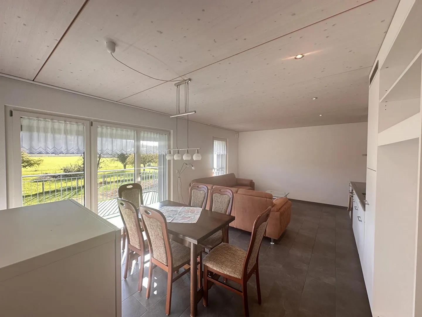 Moderne 2-Zimmer-Wohnung in ruhiger Lage in Full-Reuenthal - Foto 5 von 9