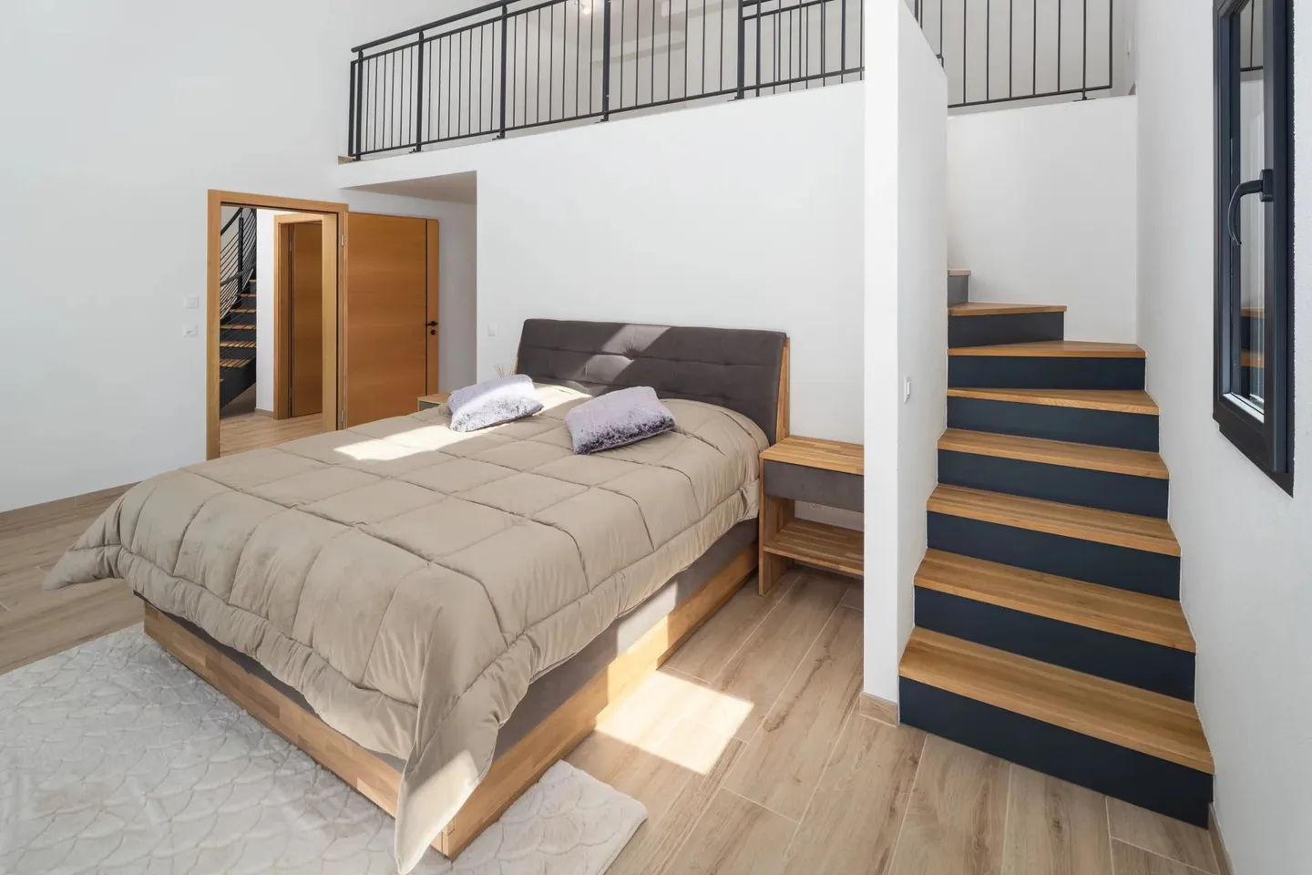 Exceptional 5.5-room chalet in Crans-Montana - Stunning view and jacuzzi - Photo 39 of 49