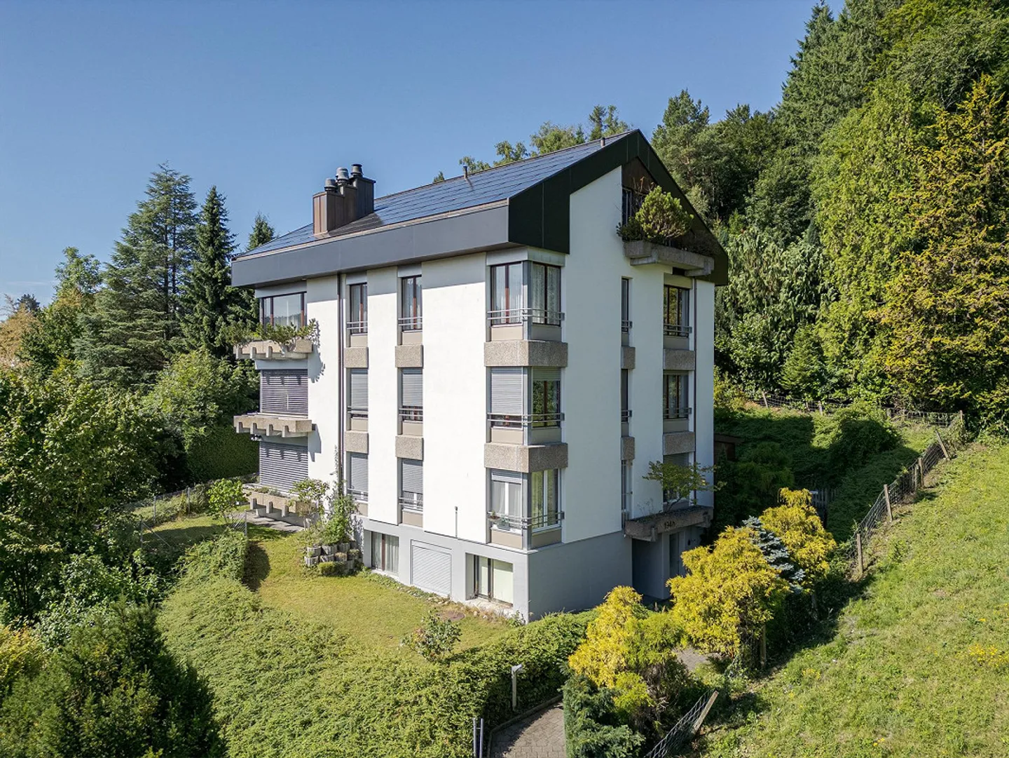 Above the rooftops, at the edge of the forest - Liebefeld - Photo 1 of 12