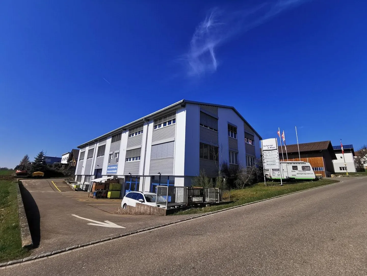 Ufficio in stile loft con vista mozzafiato sulle montagne - Foto 5 di 6