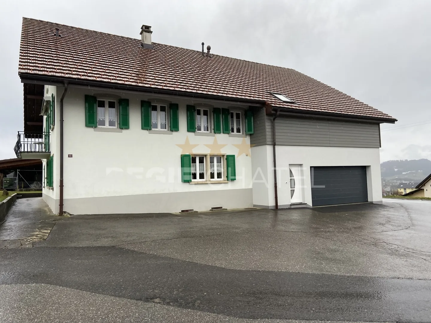 Ampio appartamento di 4,5 locali con balcone - Foto 3 di 5