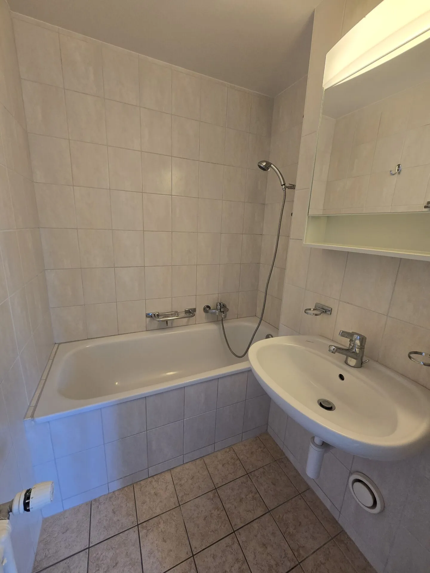 4 Room Apartment - Photo 7 of 7