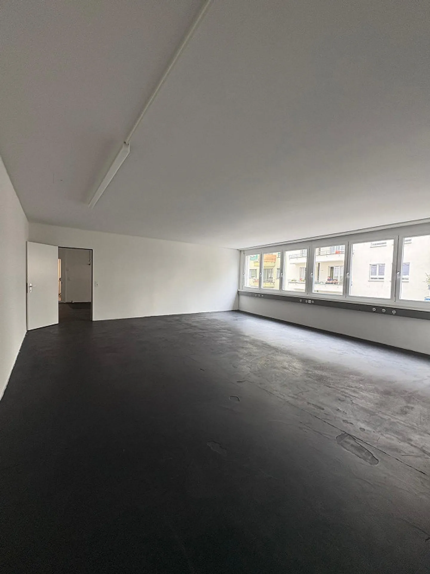 Bright and contemporary office space in a central location in Lucerne - Photo 3 of 6
